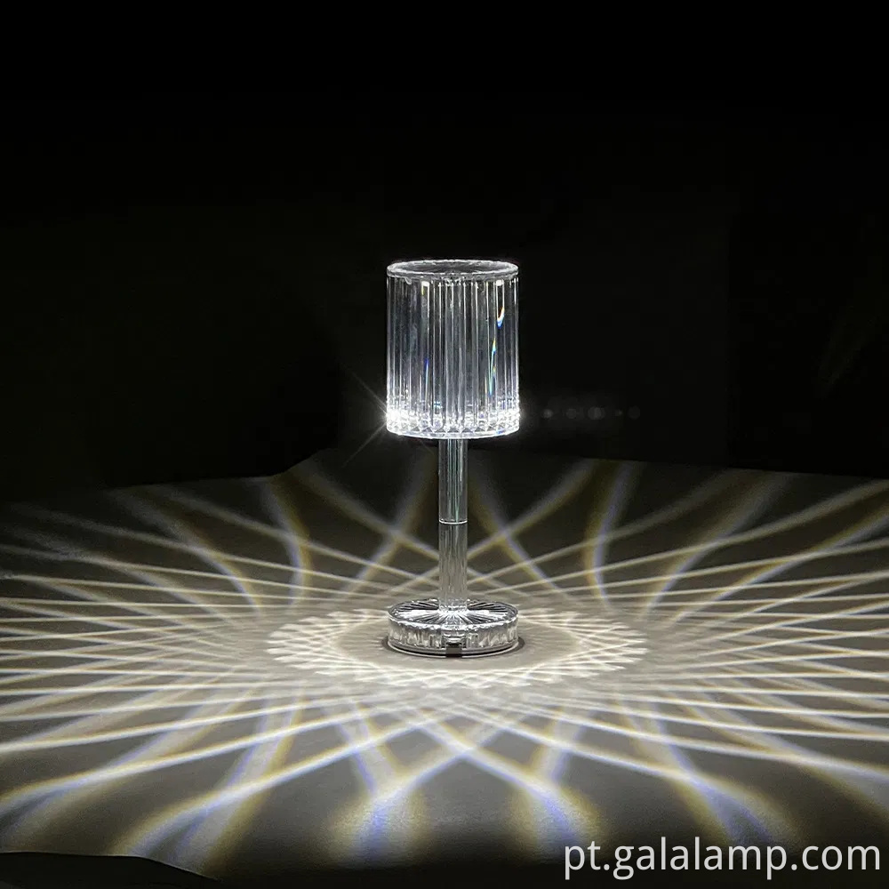 Lumbo de piso romântico elegante para ambiente aconchegante da sala de estar